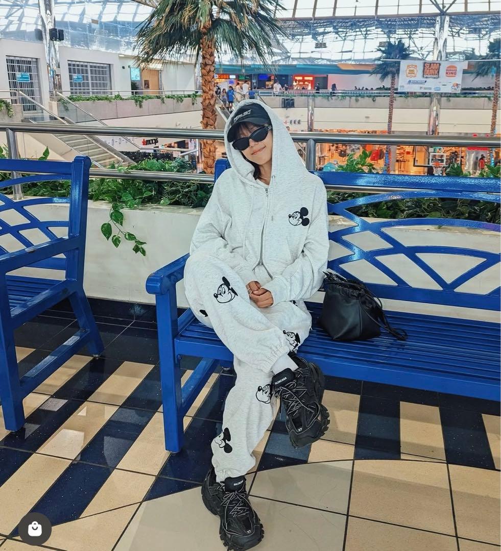 wcjミッキーマウス フードパーカー グレー