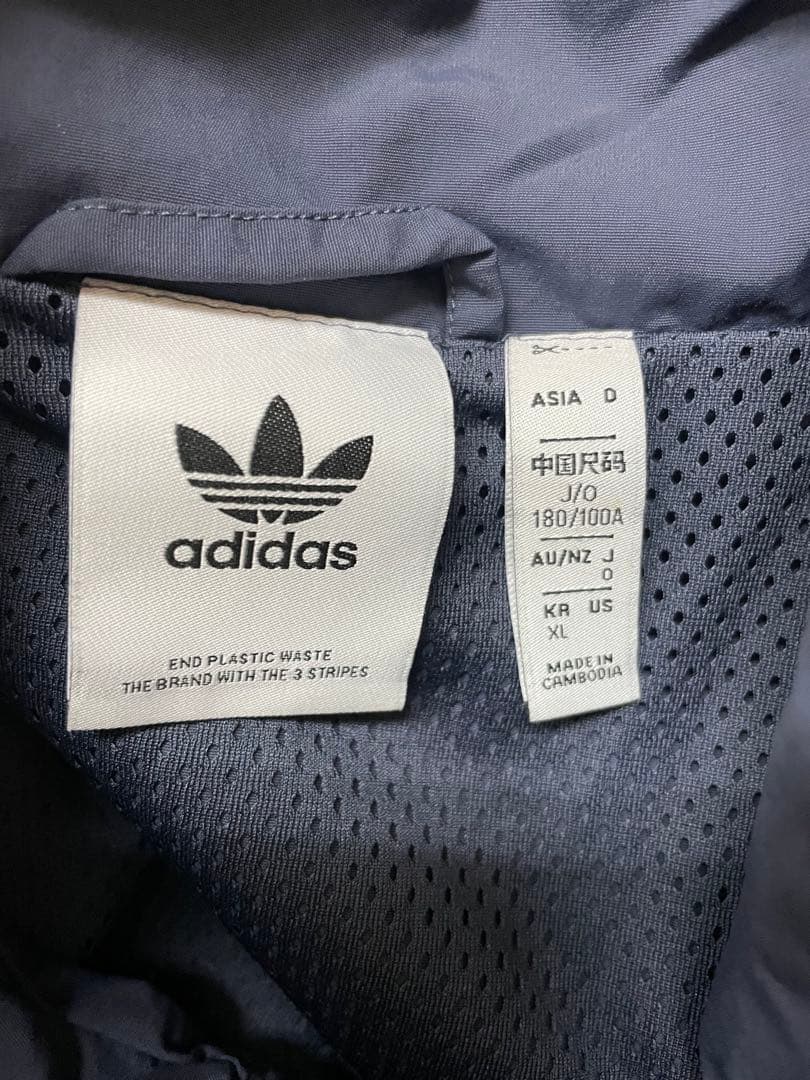 adidas Originals ナイロンジャケット　トラックジャケット　刺繍