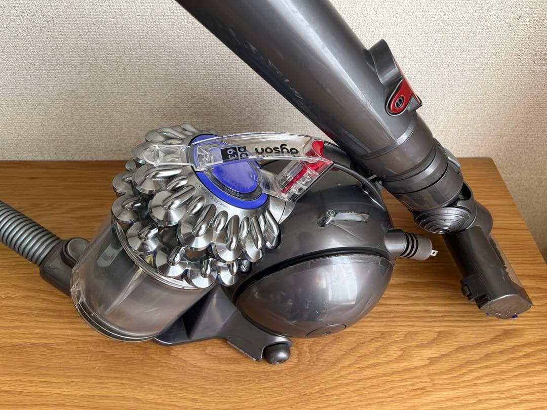 ダイソン 電気掃除機 DC63 【消毒/清掃/動作確認済】