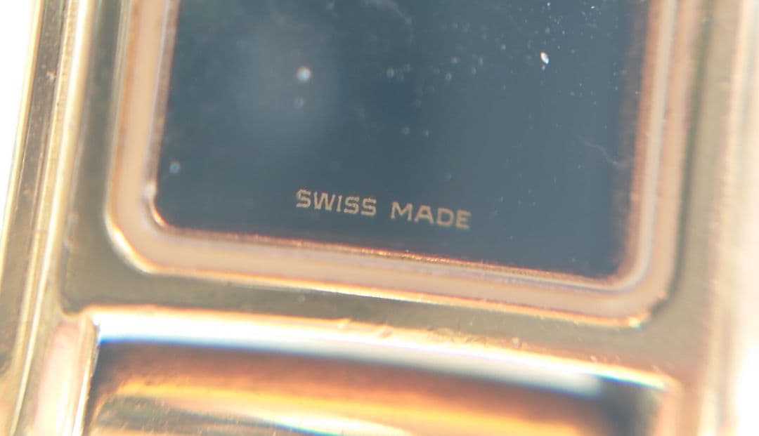 GUCCI レディース腕時計　クォーツ 1500Lゴールド/ブラック 稼働品