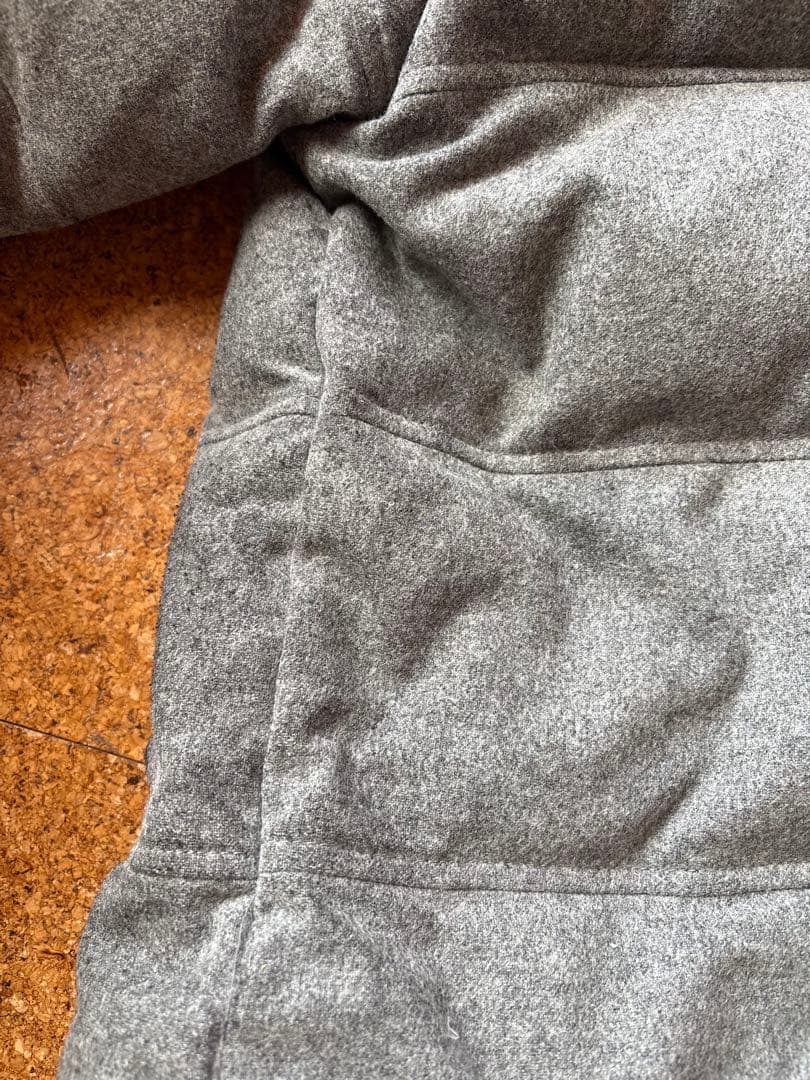 モンクレールグレー フード付きダウンジャケット