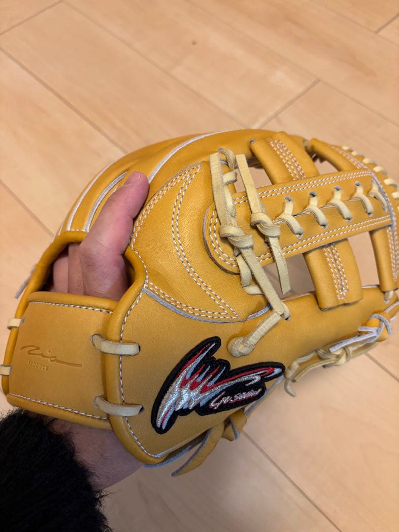 レザー製イエロー野球グローブ