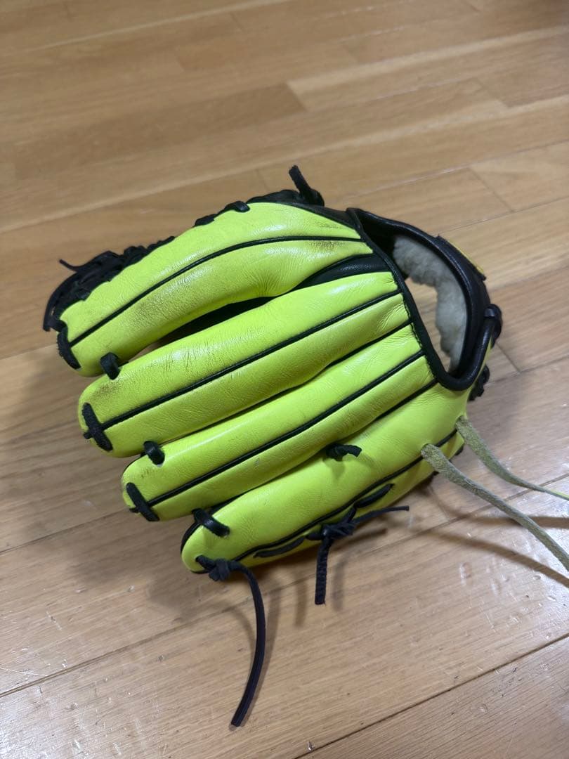 スラッガー 黒/黄緑 グローブ 鳥谷モデル