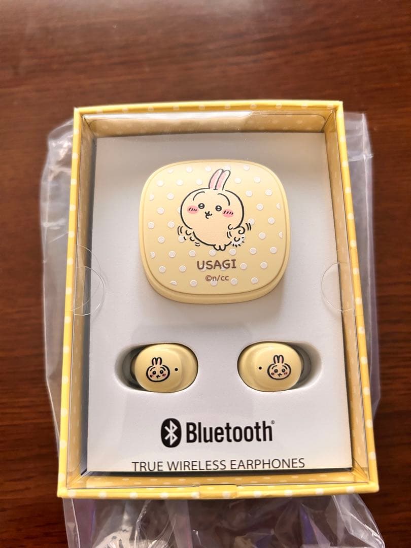 【新品・未開封】ちいかわ ハチワレ うさぎ　完全ワイヤレス イヤホン