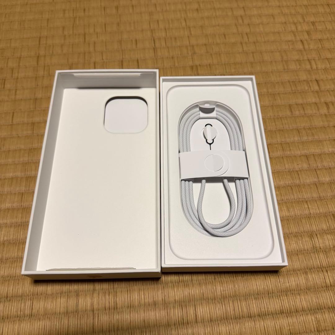 iPhone 16 pro max バッテリー最大容量100%(実質101%)