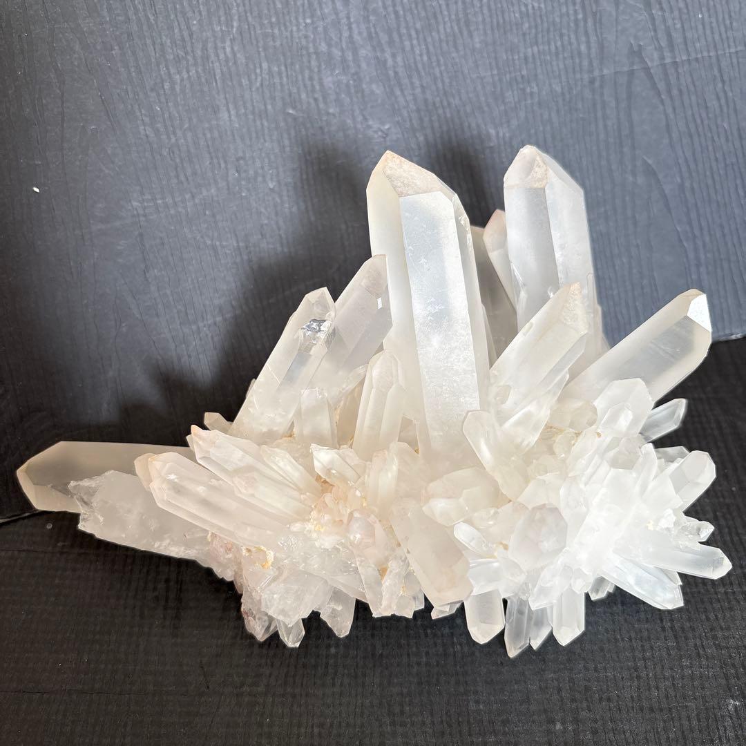 ❤️レア　形良く　0.65kg ヒマラヤ　強いパワー　極みの逸品　クラスター　水晶