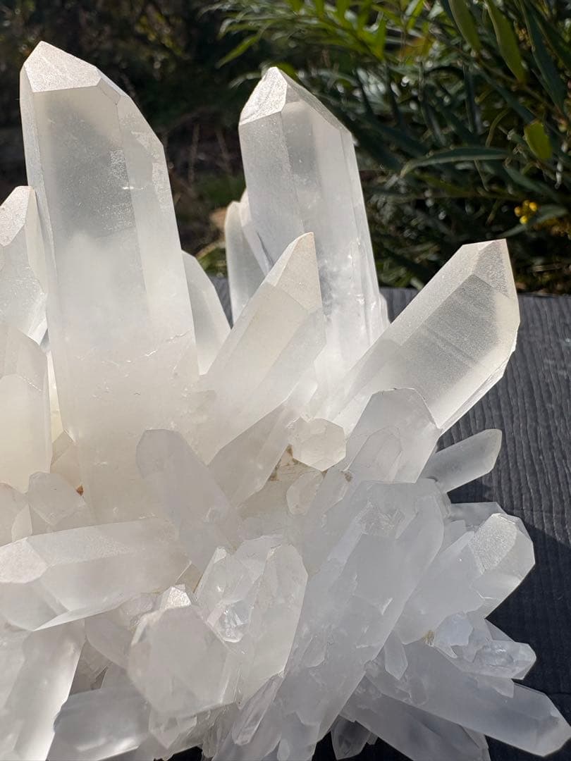 ❤️レア　形良く　0.65kg ヒマラヤ　強いパワー　極みの逸品　クラスター　水晶