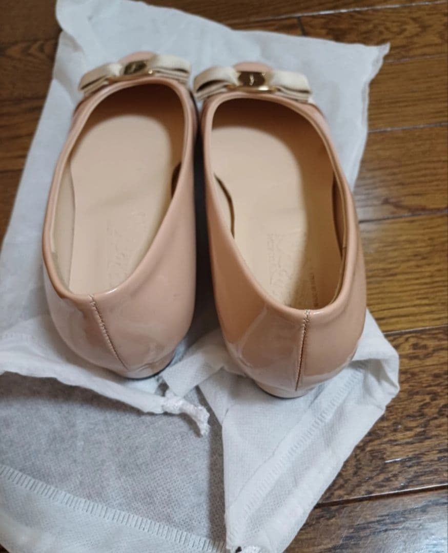 Ferragamoヴァラパンプス