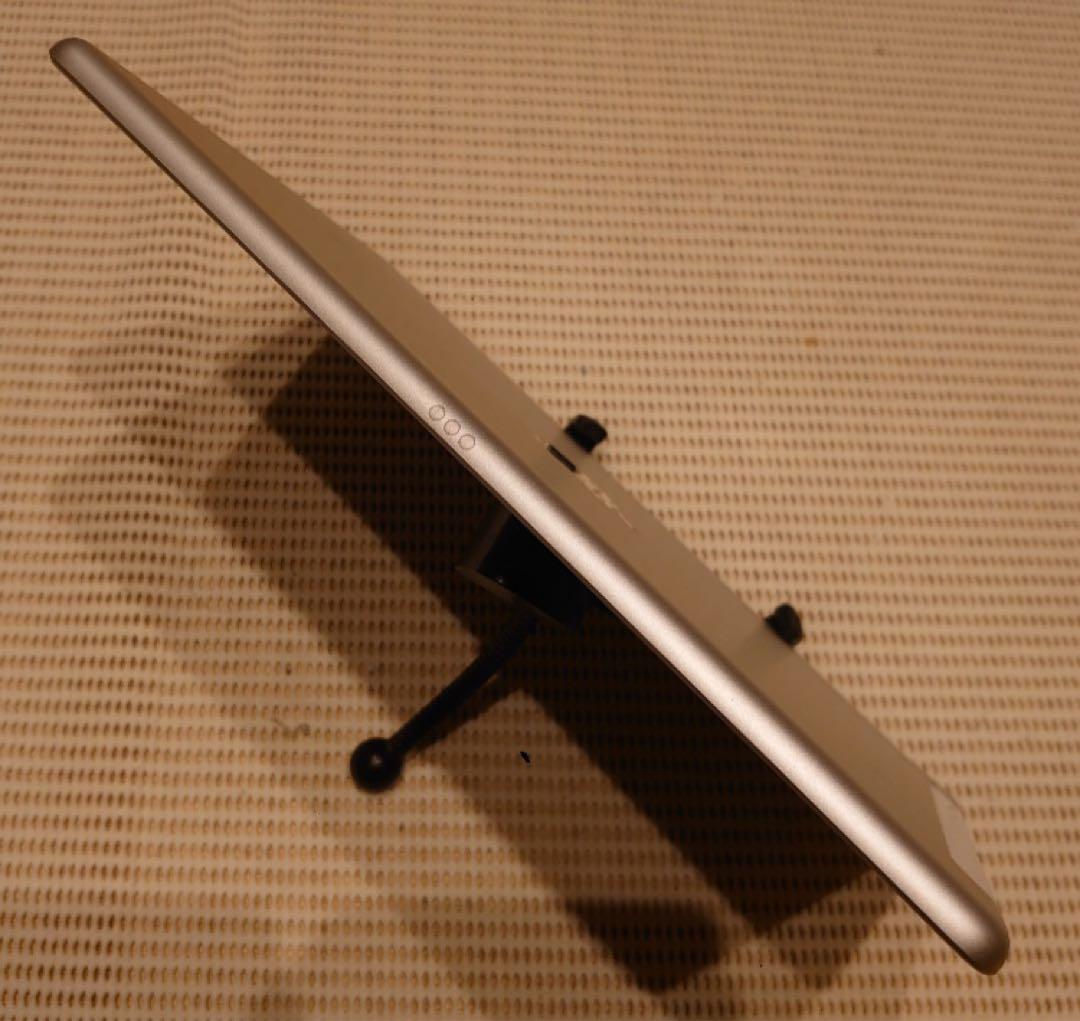 完動品SIMフリーiPad第8世代(A2429)本体32GB送料込3Q1KN