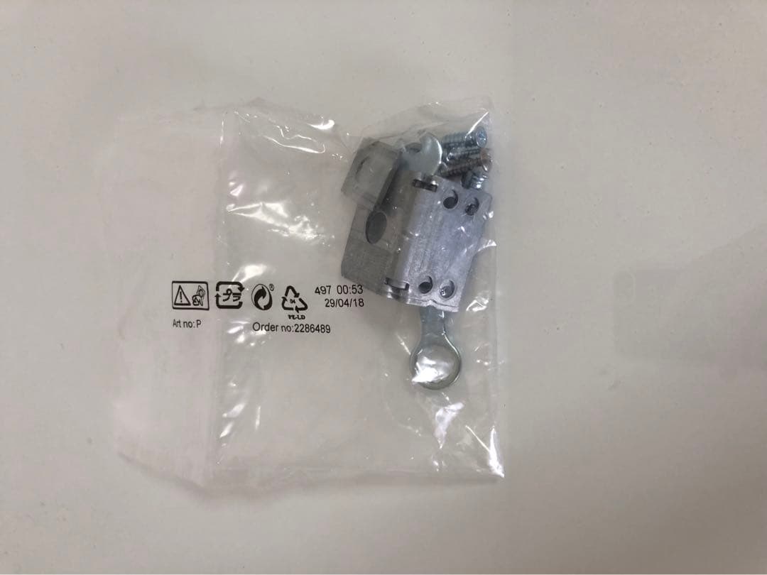 IKEA イケア　MALM マルム　ドレッサー　机　デスク