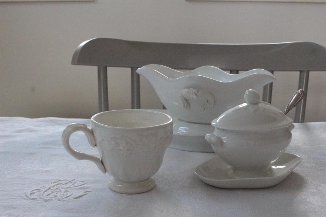 Saint-Amand【サンタマン】白のソーシエール/フランスアンティーク