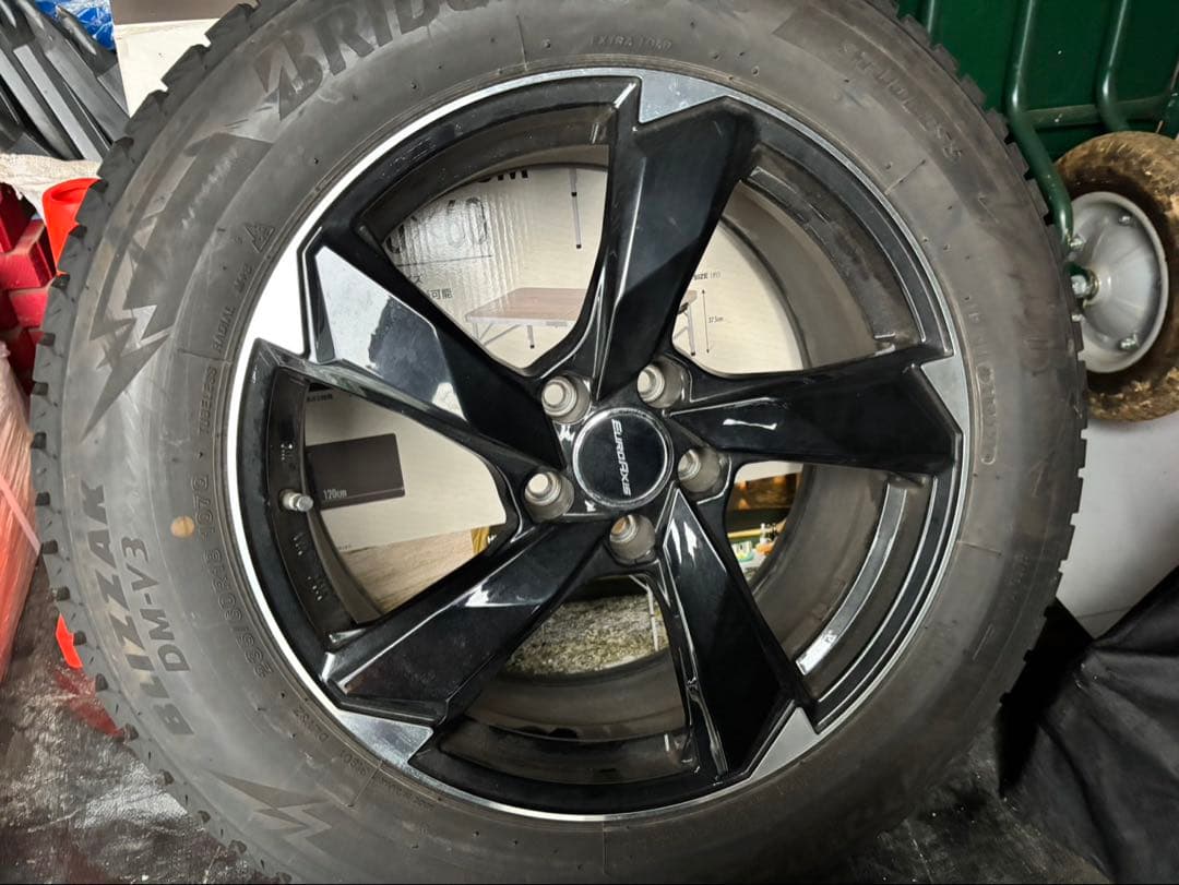 アウディ　スタッドレスタイヤセット　18インチ