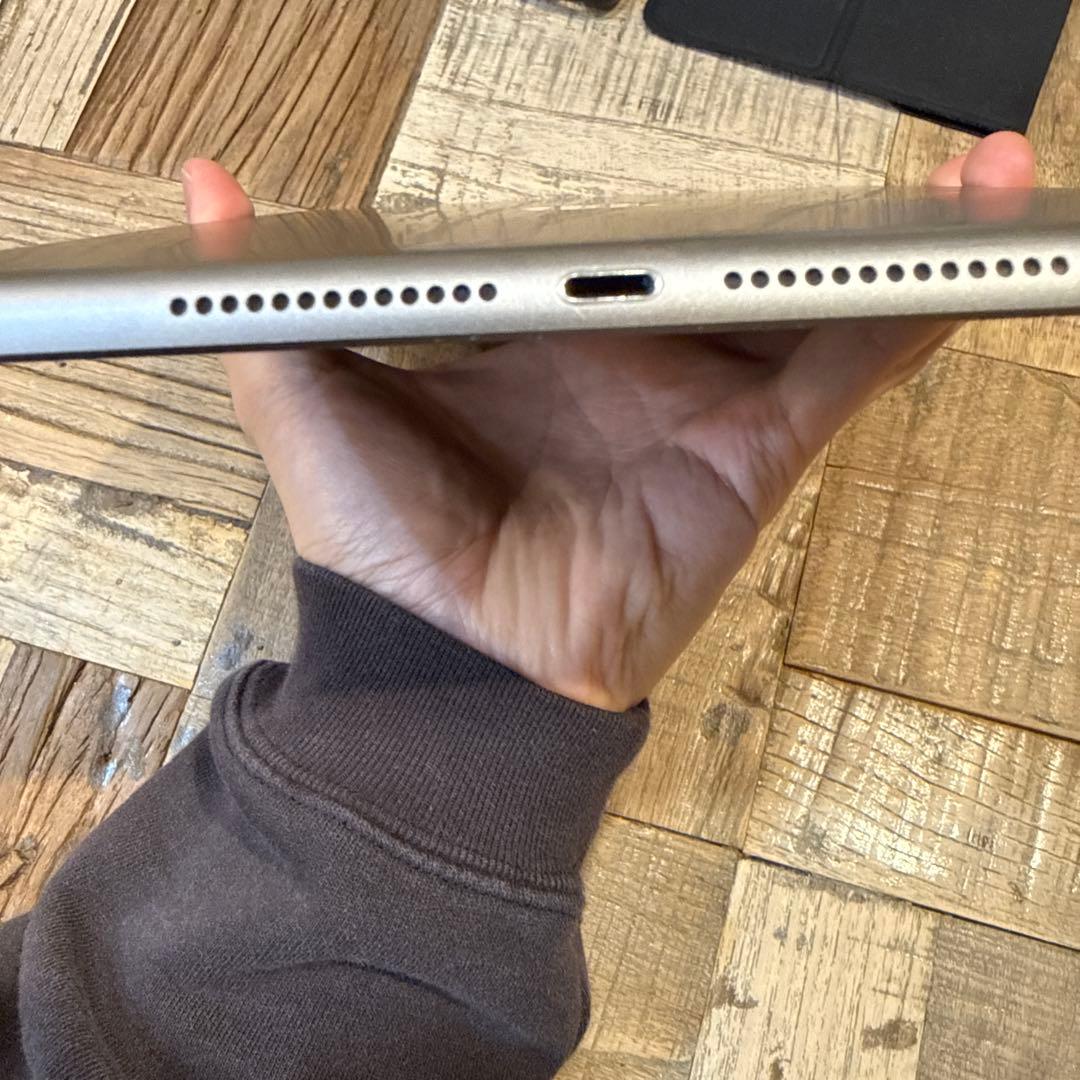 iPad 第5世代 Wi-Fiモデル　128GB