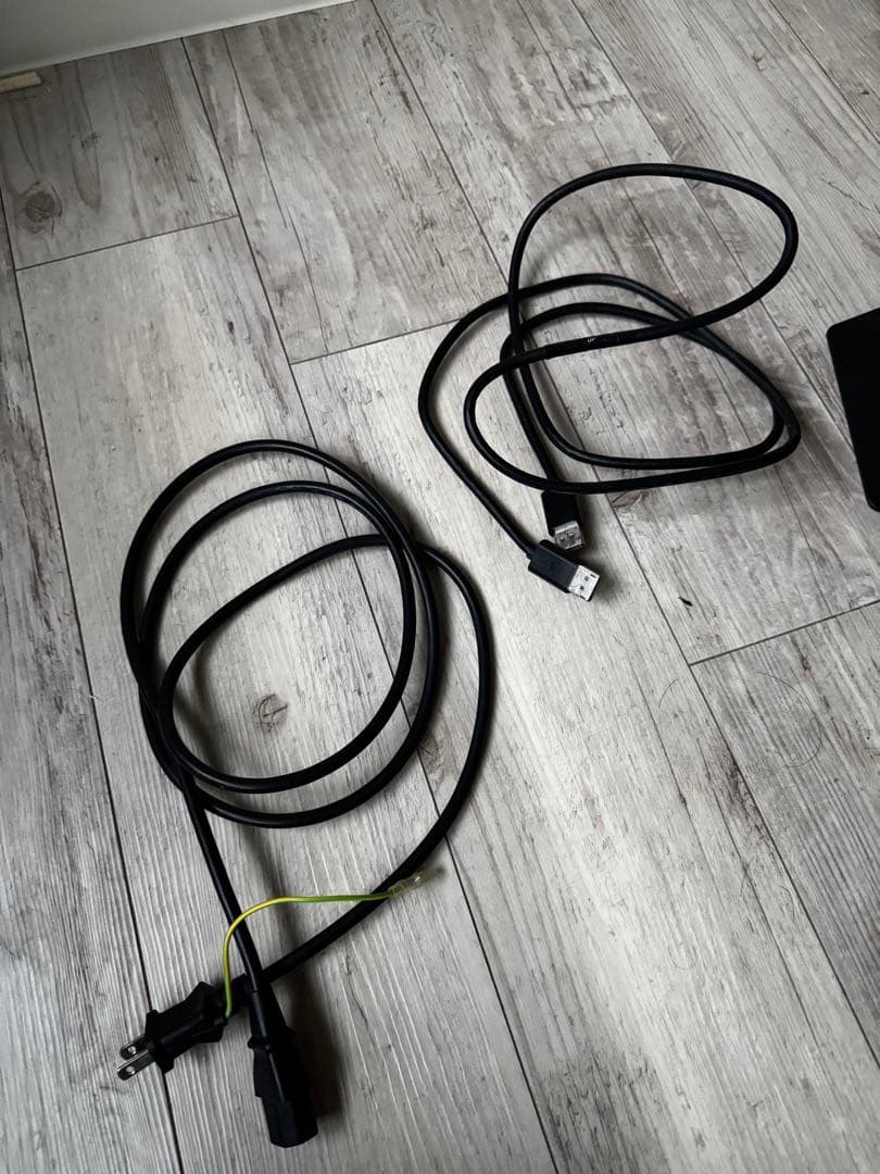 AOC 湾曲モニター 23.6インチ　144hz 本体　ゲーミングモニター