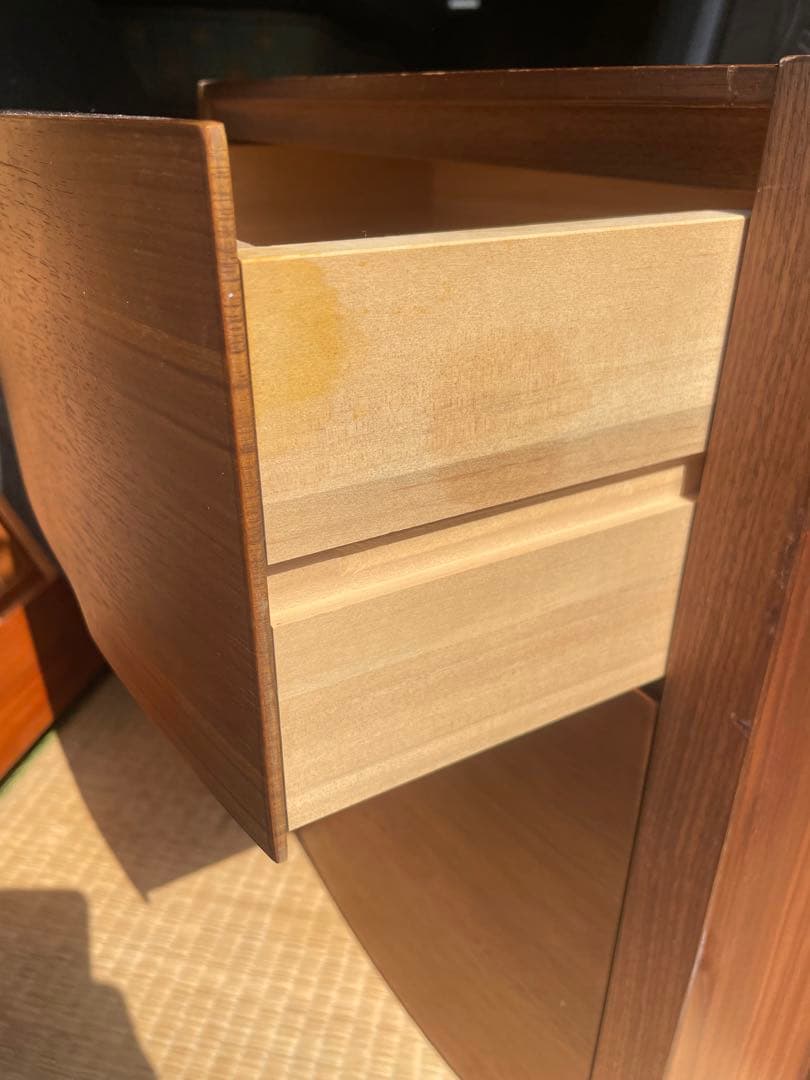 シモンズ　ナイトテーブル　サイドテーブル