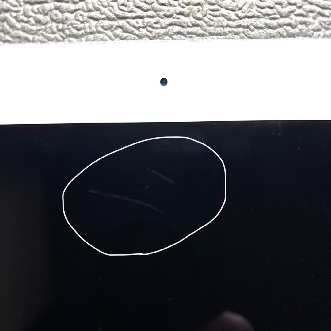 iPad mini 4 本体 、ACアダプタ、Lightningケーブルセット