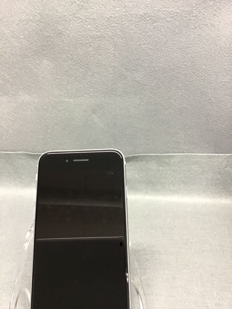 美品 国内版 SIMフリー iPhoneSE2 　64GB 　ホワイト色