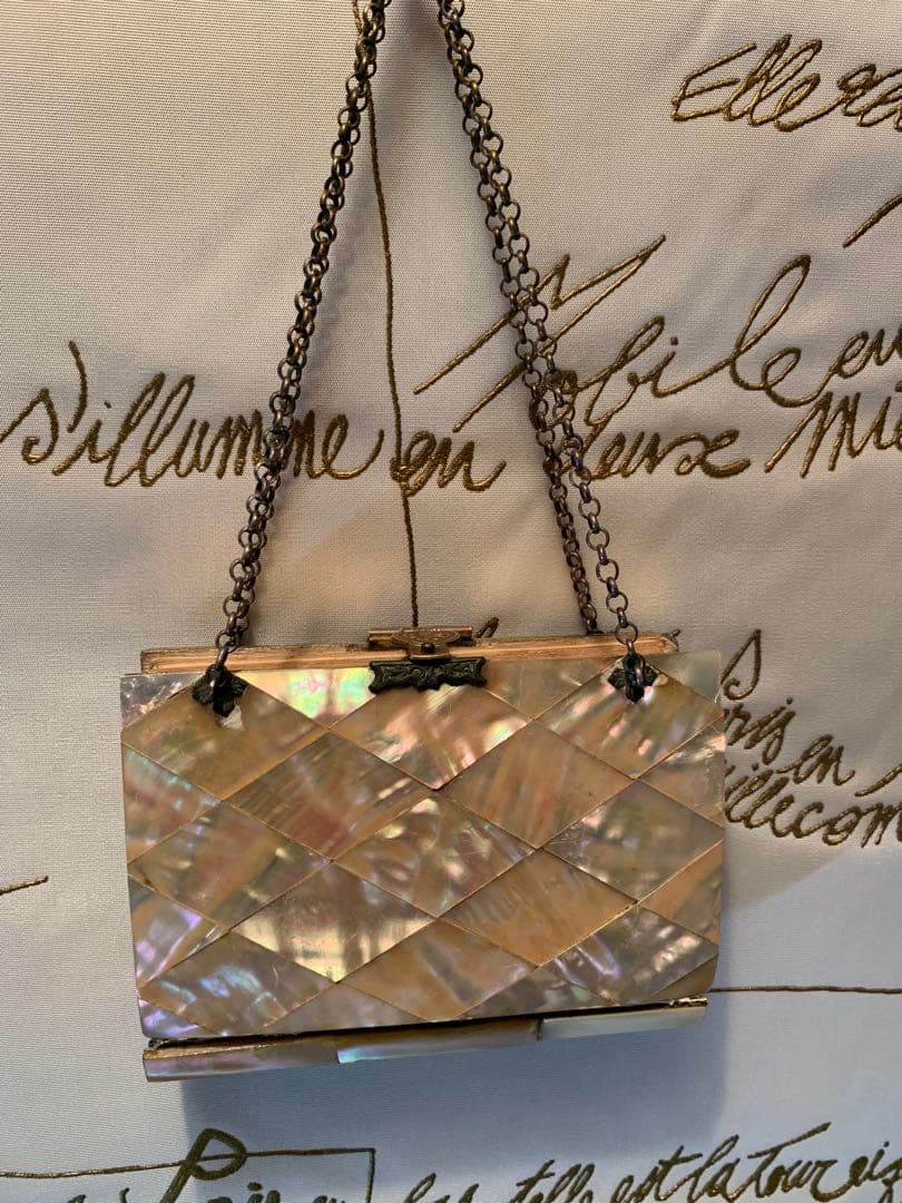 フランス製　アンティーク　レアな鞄型の手で持つ聖書！周りが貝細工で見事です！