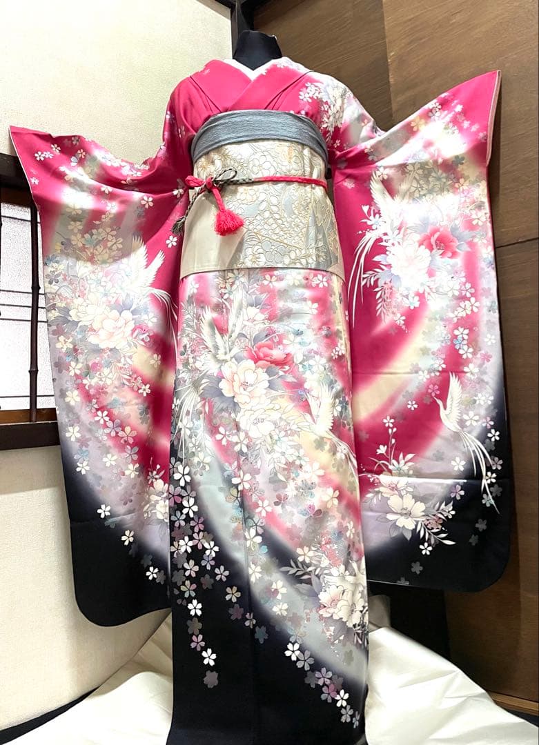 振袖 フルセット6点サイズM〜Ｌ熨斗吉祥花鳥蝶文　正絹売り切り終了