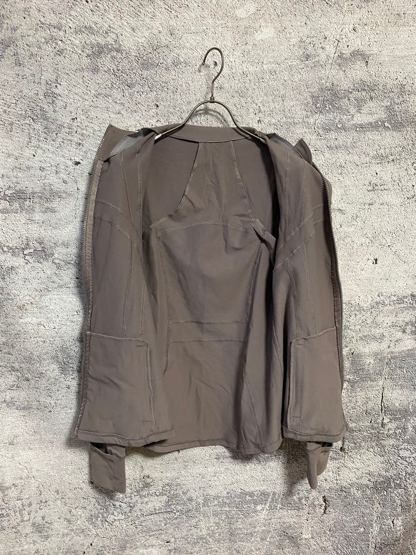 ルルレモン　ディファインジャケット