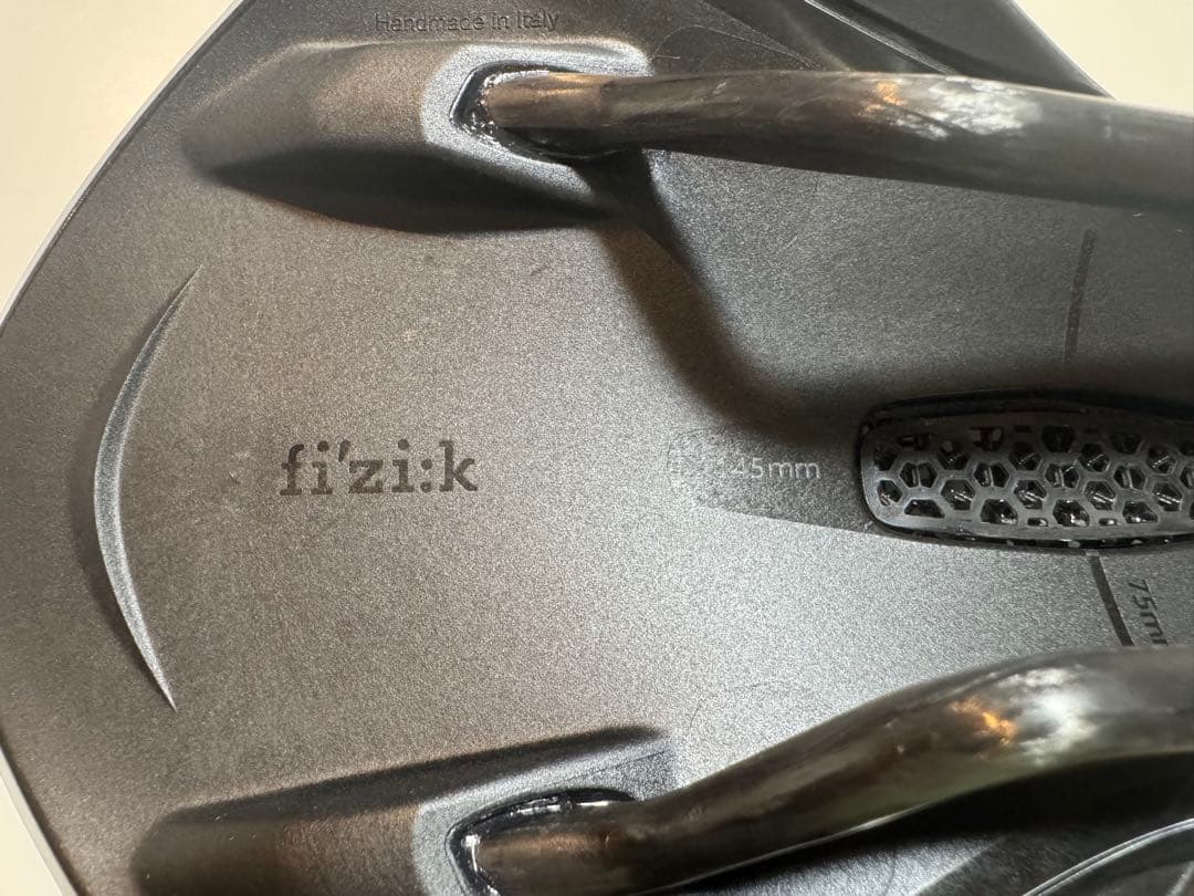 パーツ Fizik TEMPO ALIANTE R1 ADAPTIVE 145mm