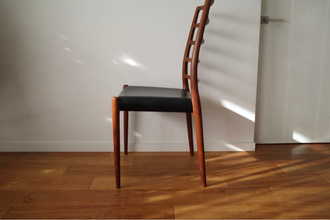 美品【ヴィンテージ モラー82】チーク 座面新品 / yチェア