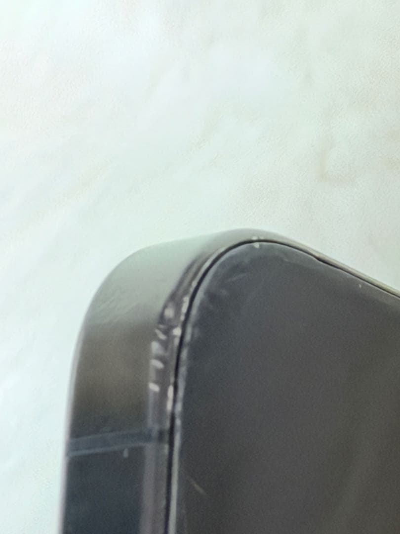 かかiPhone 15 Pro 本体 ブラックチタニウム