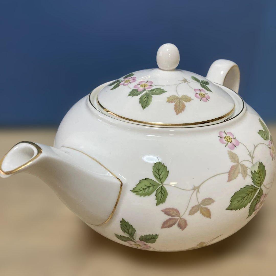 ヌ*オ様 〈ヴィンテージ〉ウェッジウッド　ワイルドストロベリー　カップ＆ソーサー