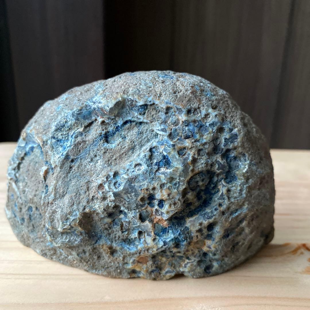 青い石のペーパーウエイト