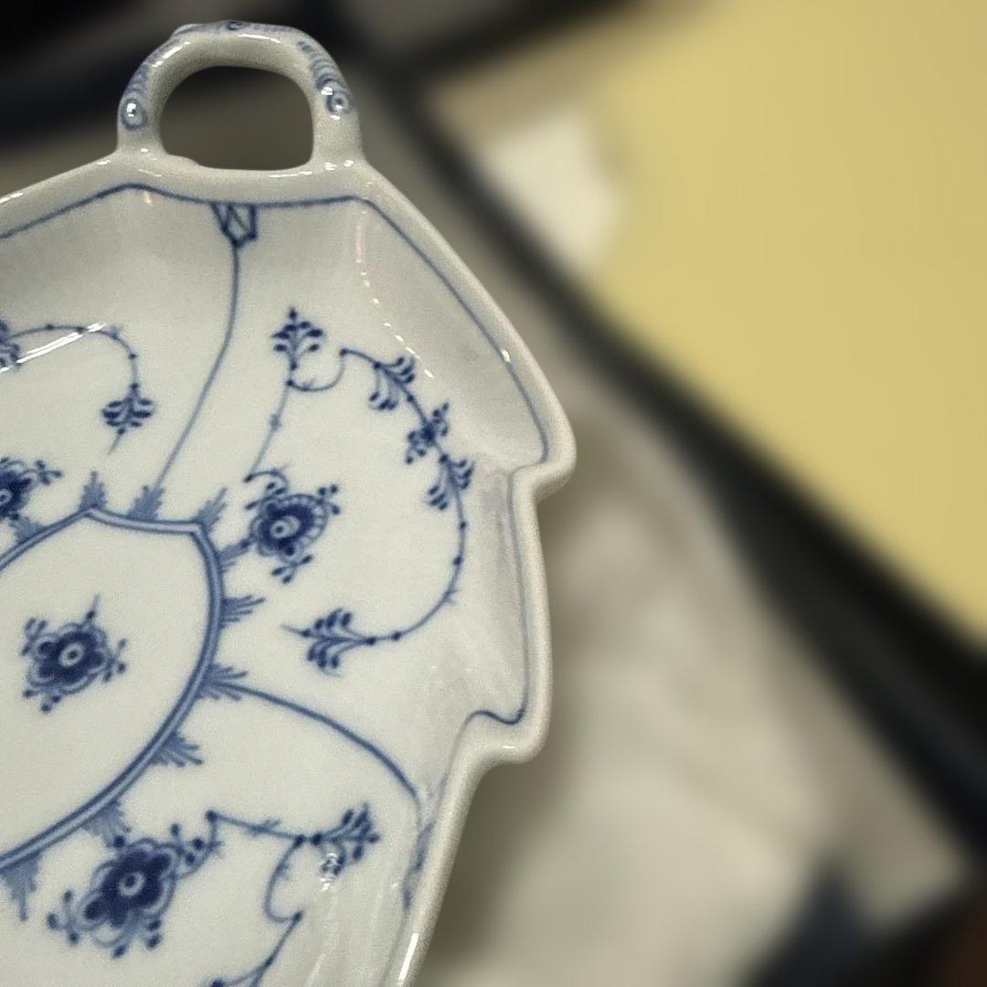 ロイヤルコペンハーゲン ブルーフルーテッドハーフレース リーフプレート