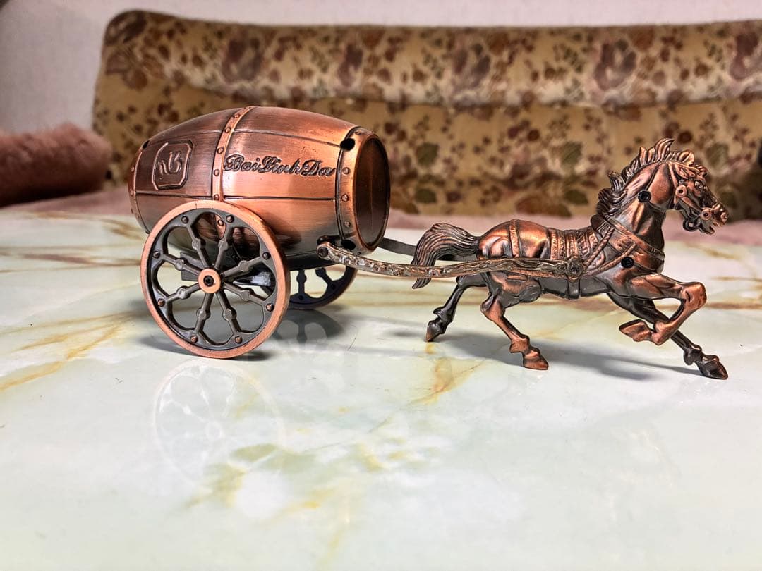 欧州製オブジェ　アンティーク　ライター　馬車樽を引く馬　午年　銅色　馬車型　美品