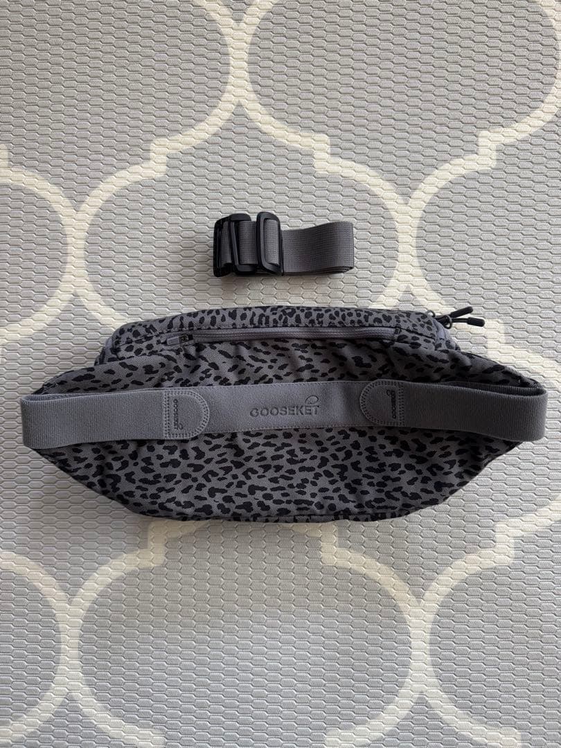 グスケット365 抱っこ紐 【レオパード】