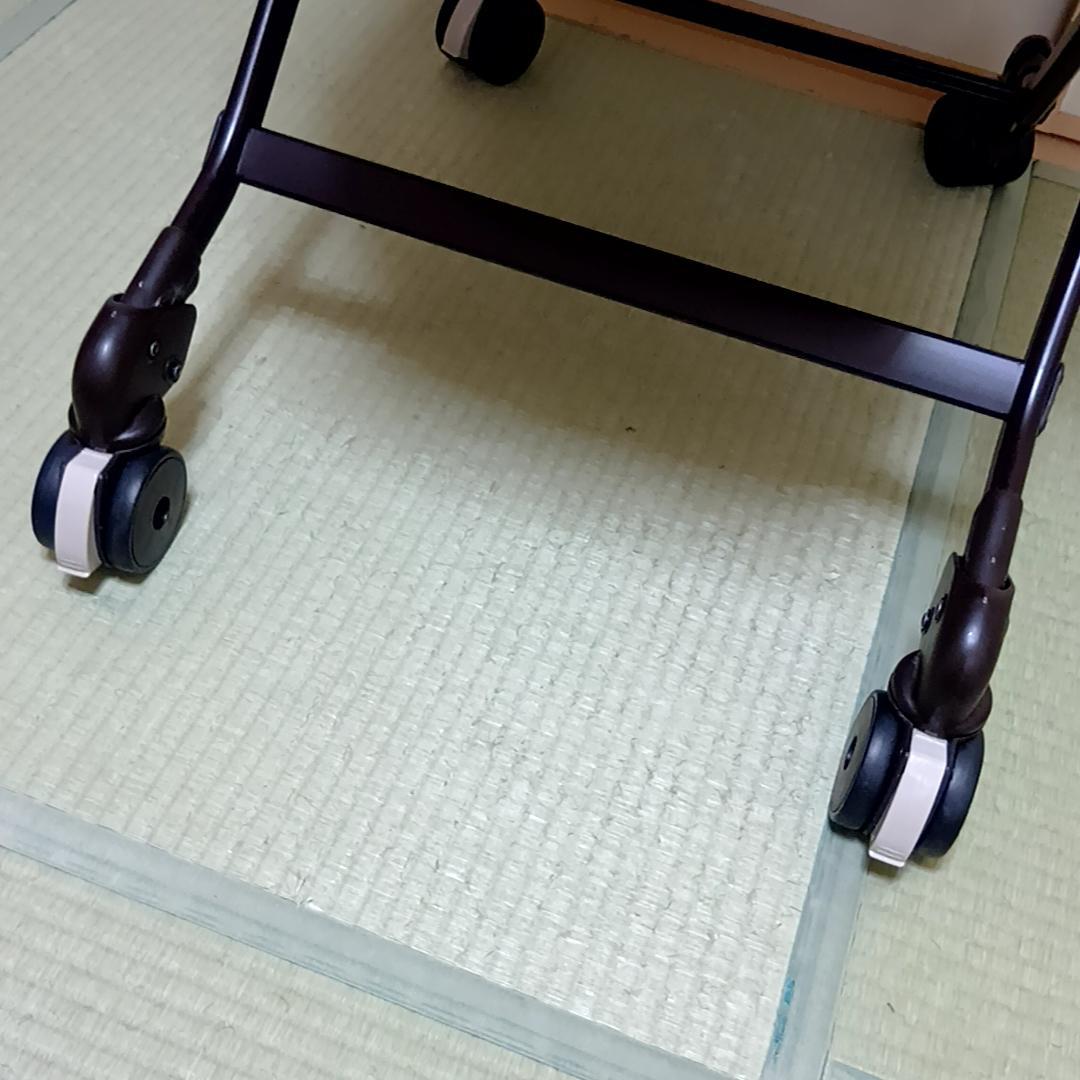 Combi コンビ　電動ハイローチェア　ネムリラ４キャスAT　取扱説明書付属