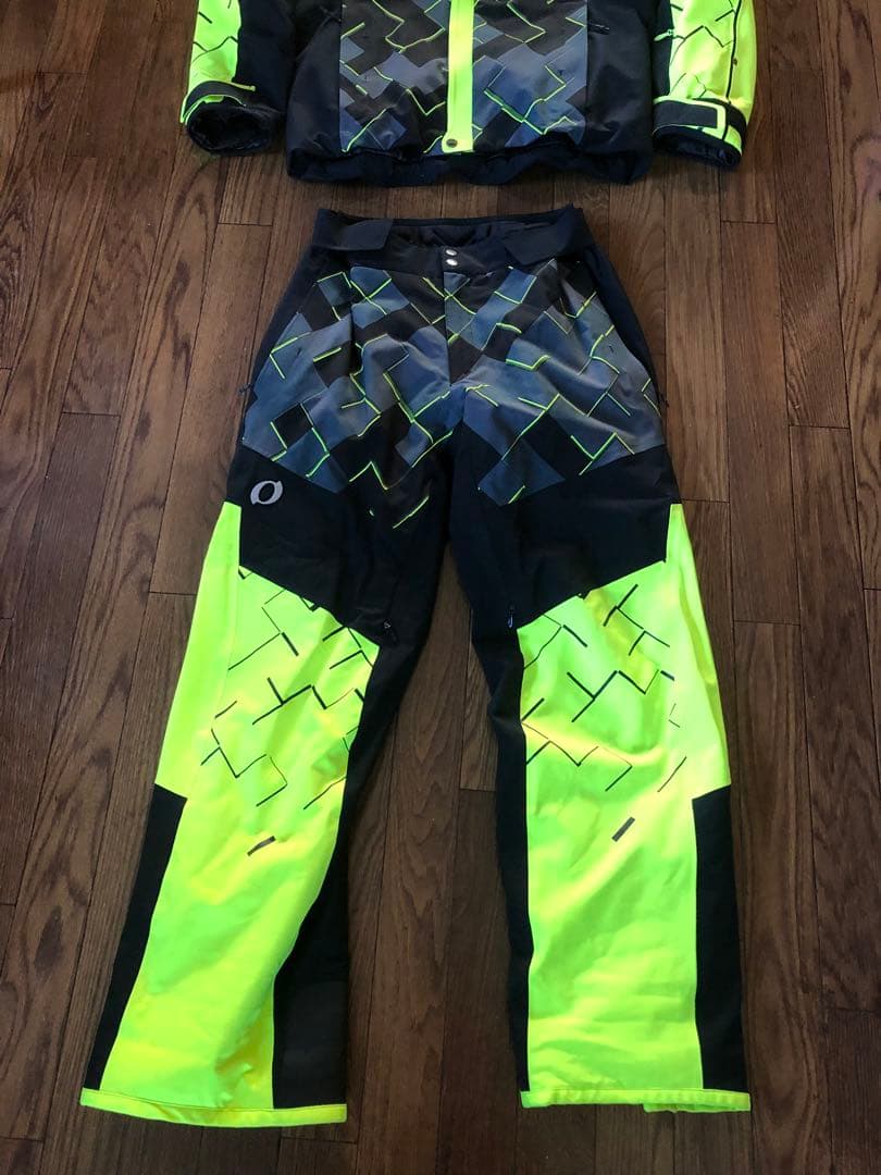 オンヨネ　スキーウェア上下セット 黒/蛍光イエロー