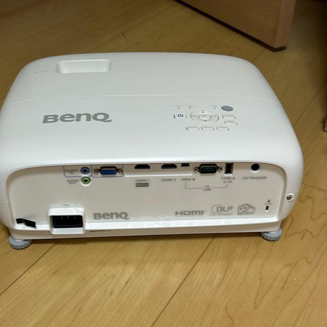 BenQ プロジェクター 4K TK800