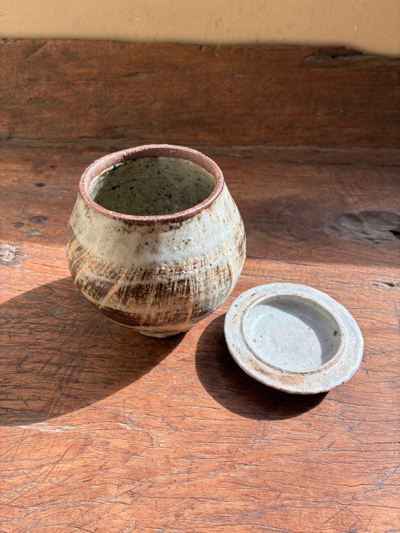 小野哲平作　壺　蓋付き