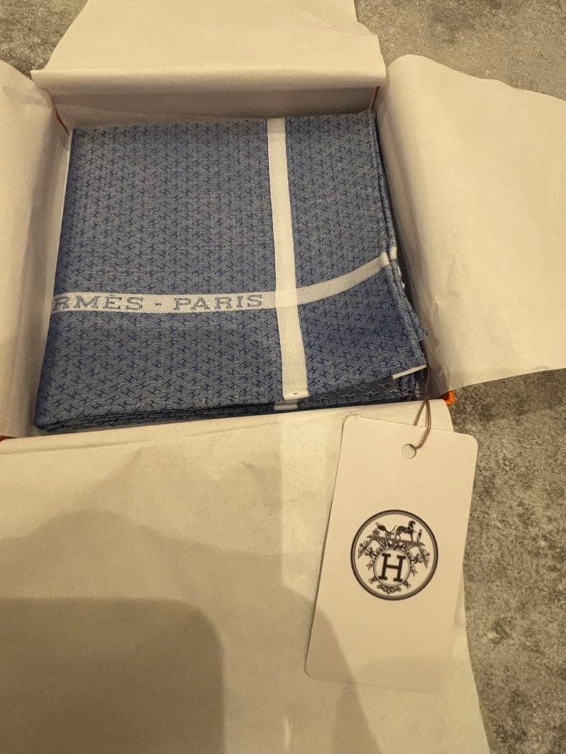 HERMES ハンカチ　タグ付き