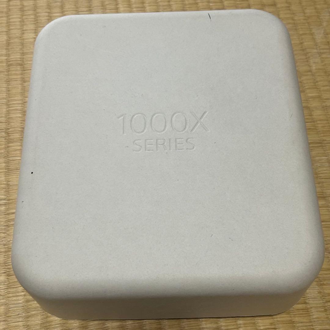 SONY WH-1000XM5/SMワイヤレスヘッドホン ホワイト　シルバー