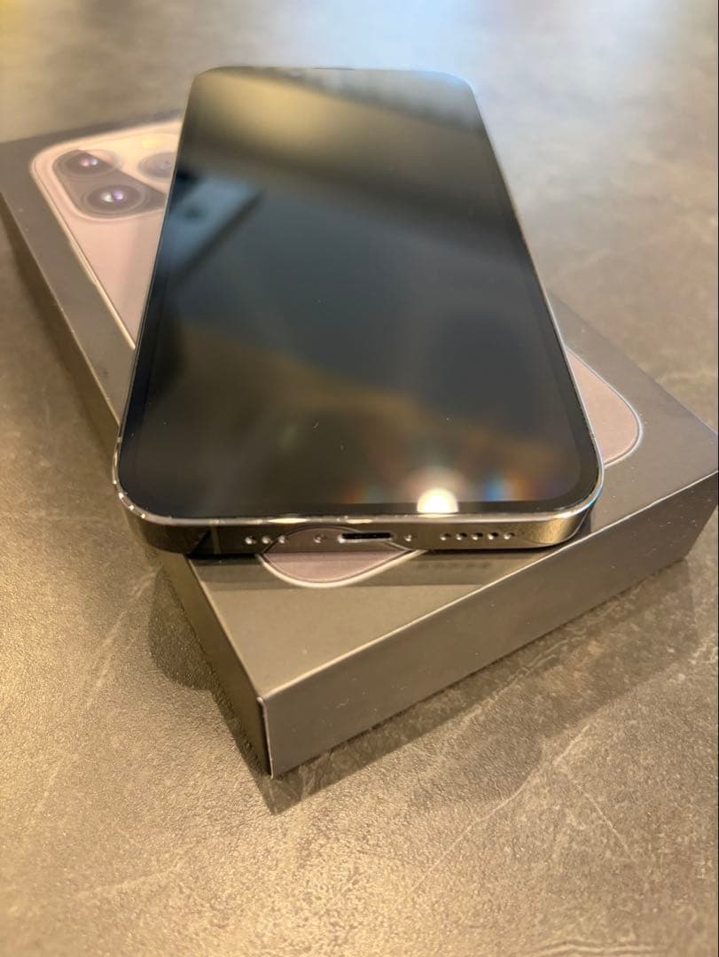 浅草キッド【美品、バッテリー90%】iPhone 13Pro グラファイト