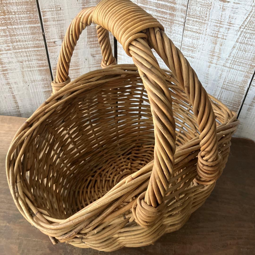 ヨーロッパ　ヴィンテージ　蚤の市　アラログ　ワンハンドルバスケット　籐カゴ