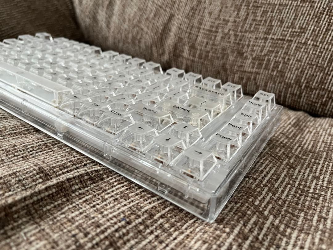 メカニカルキーボード RGBライティング 透明