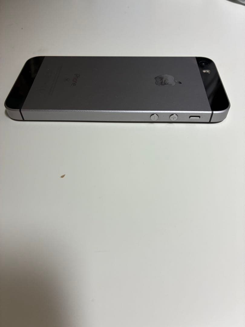 Apple iPhone SE（第一世代）64G スペースグレイ