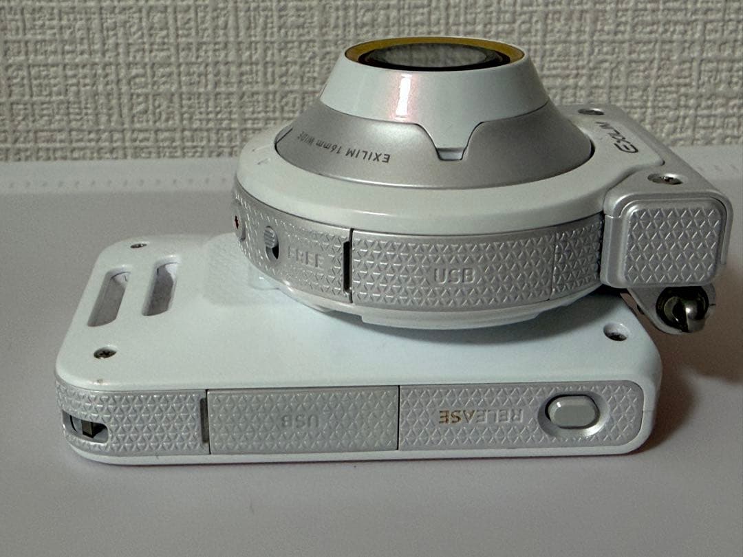 CASIO (カシオ) コンパクトデジタルカメラ EX-FR100