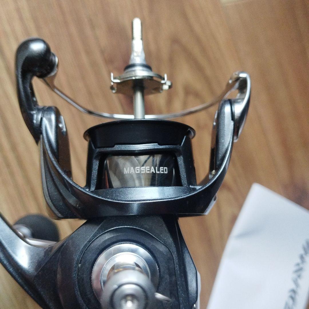 LUVIAS PC LT2500 スピニングリール