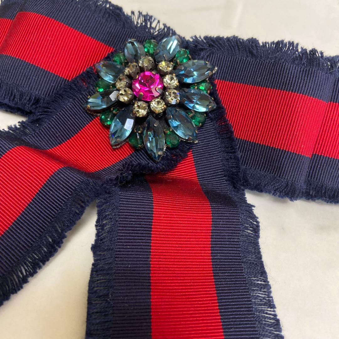 。GUCCI ウェブリボン ブローチ