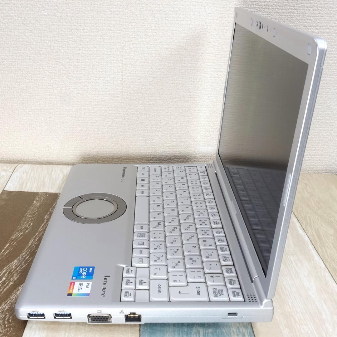 累積使用時間僅少で極美品の軽量モバイル✨１１世代コアｉ５に超高速新品ＳＳＤ１ＴＢ