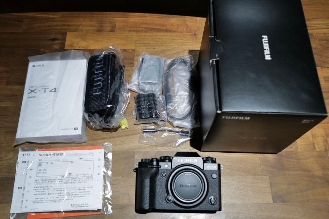 FUJIFILM フジフイルム X-T4 カメラ