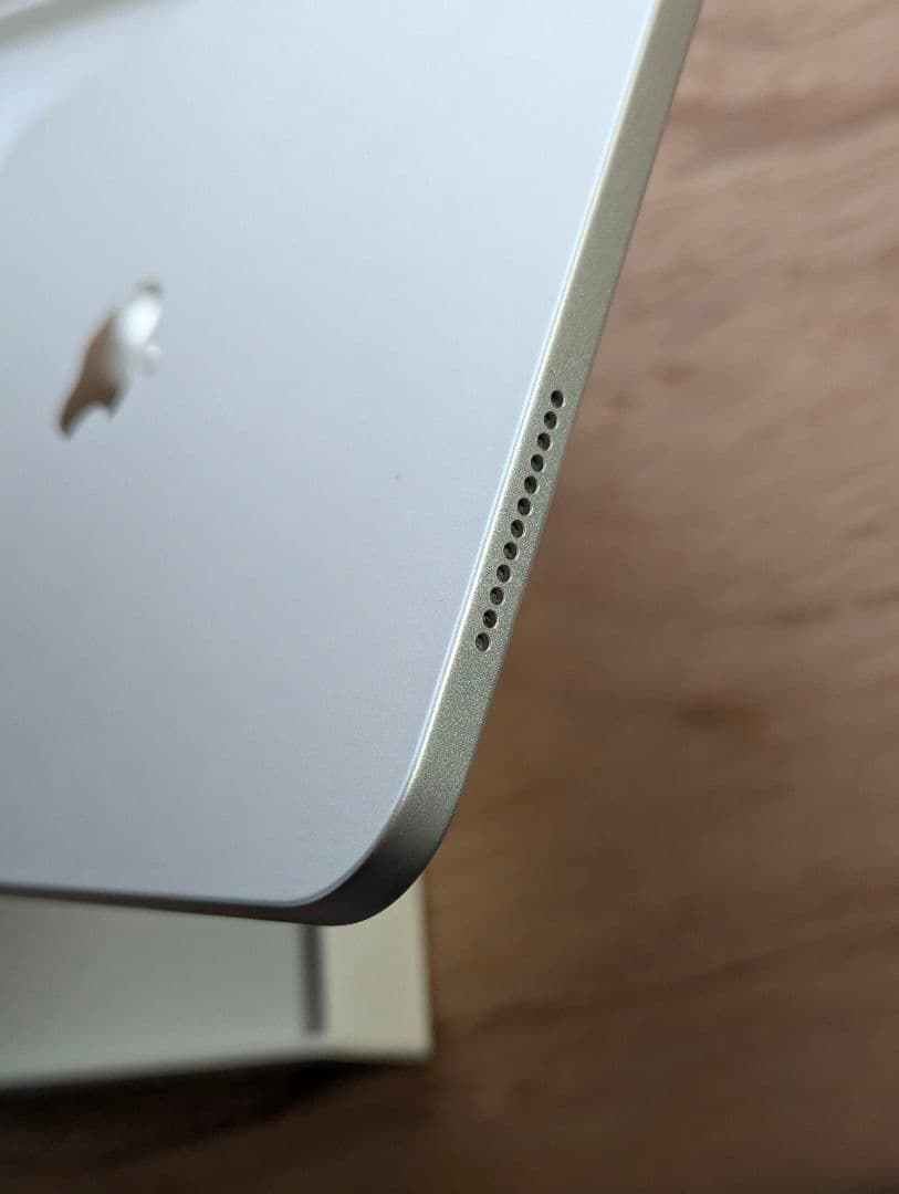 iPad (A16)本体(充電ケーブルなし)　+周辺機器