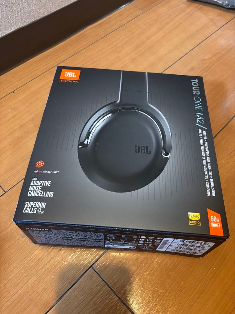 JBL Tour One M2 ワイヤレスヘッドホン 1度の試着のみ