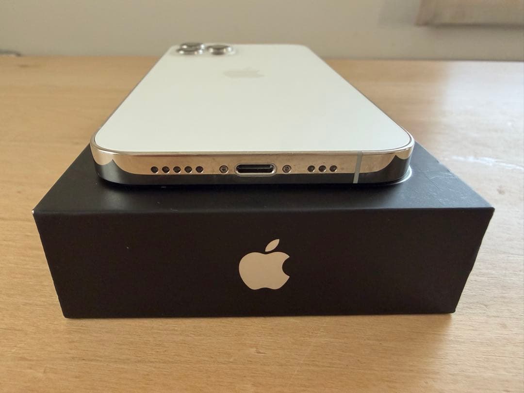 Apple iPhone 12 Pro ホワイト 本体